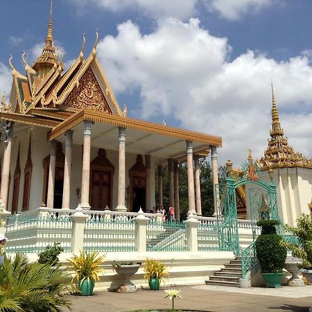 Khun Leng Guesthouse Пномпень Екстер'єр фото